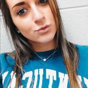 Meet your Posher, Katelyn